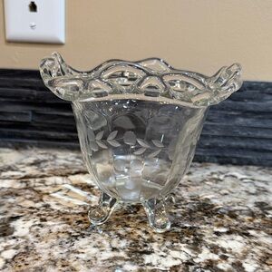 Elegant Clear Glass Vase with Floral Design